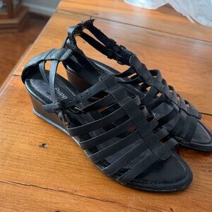 Hush Puppies Women's Black Strappy Sandals